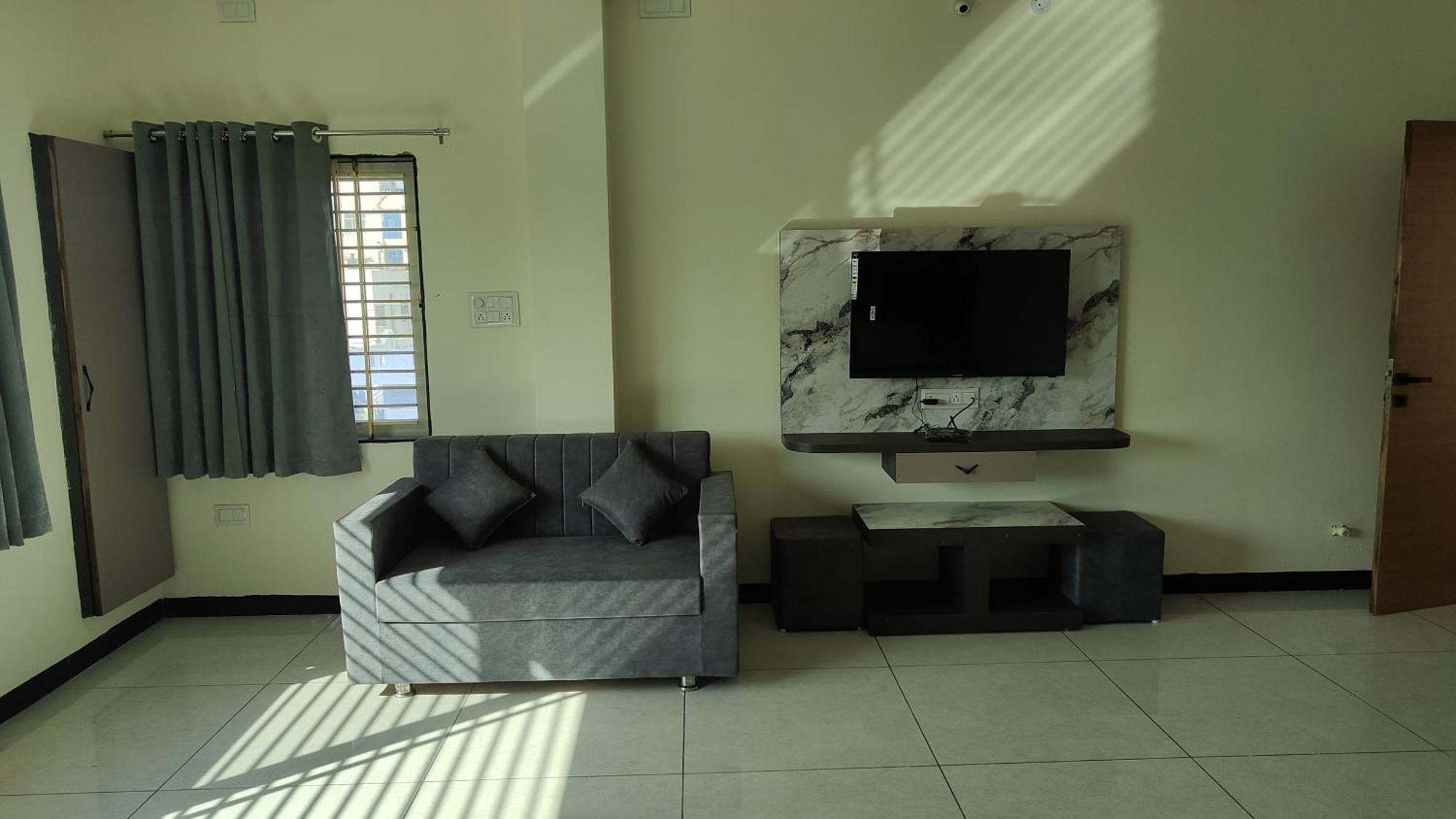 Yashomati Hotel Maheshwar Bagian luar foto