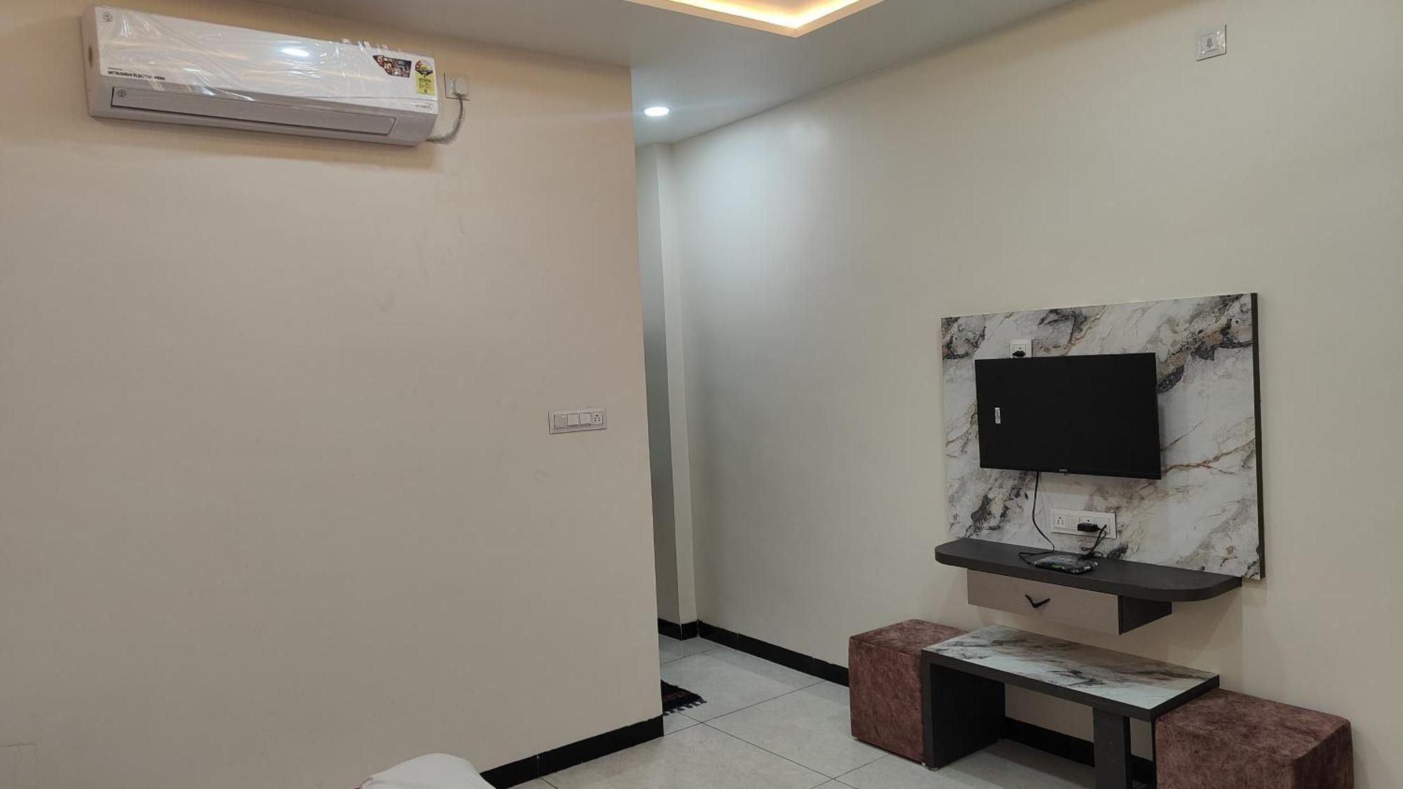 Yashomati Hotel Maheshwar Bagian luar foto